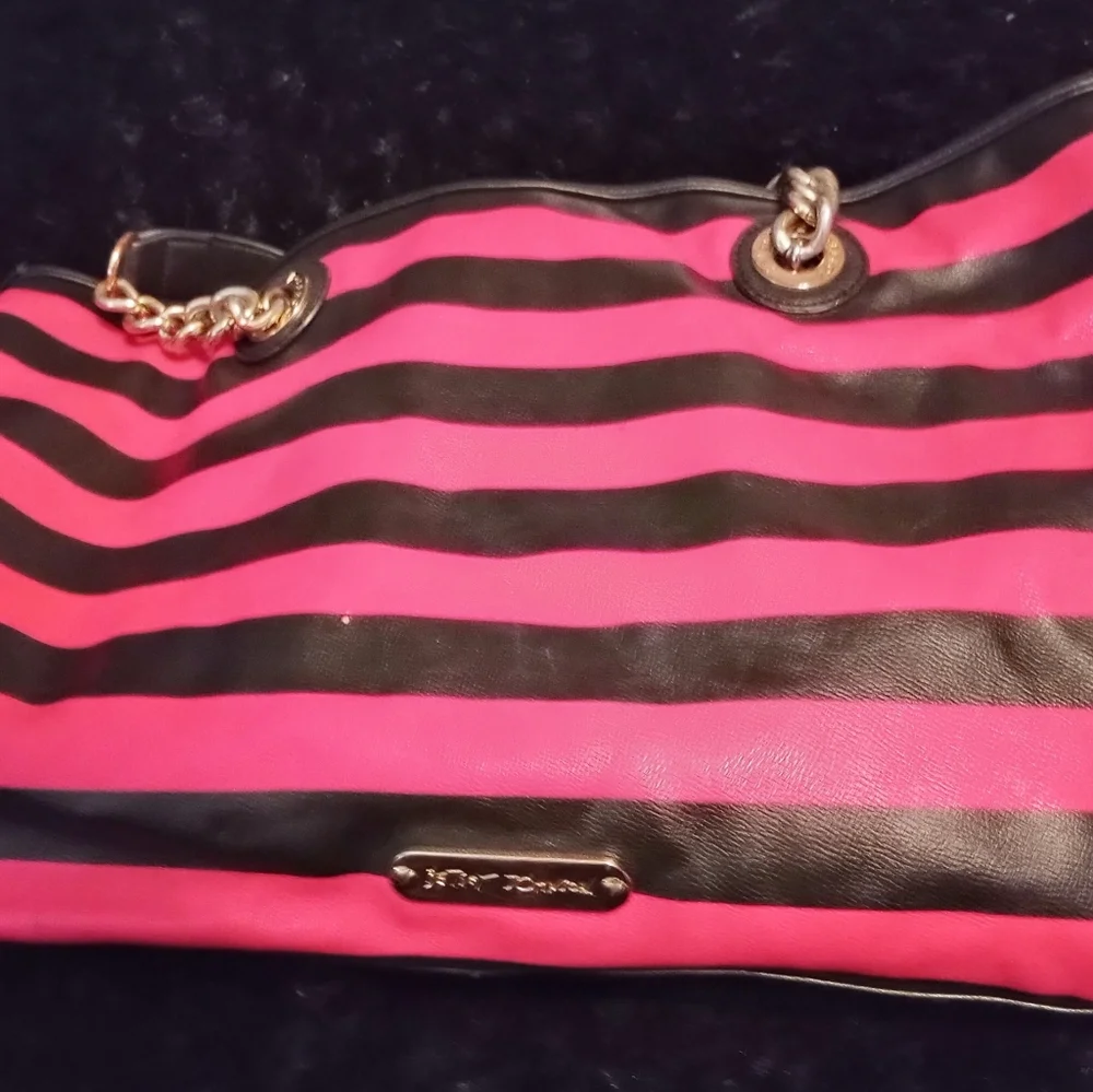 Betsey Johnson Large Overnight Bag Purse Black and Pink Stripe - Picture 2 of 4
